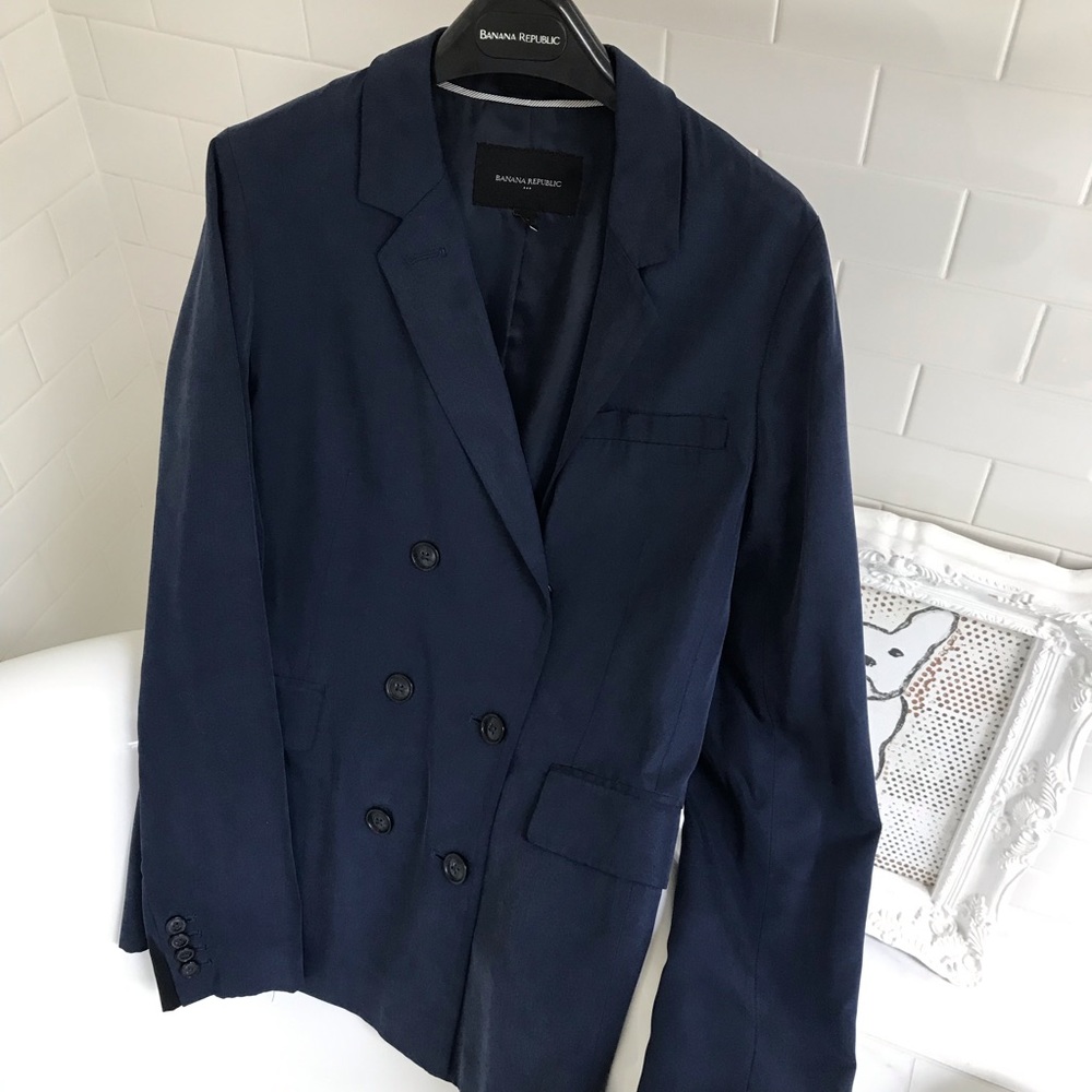 Women’s Banana Republic light-weight navy blazer